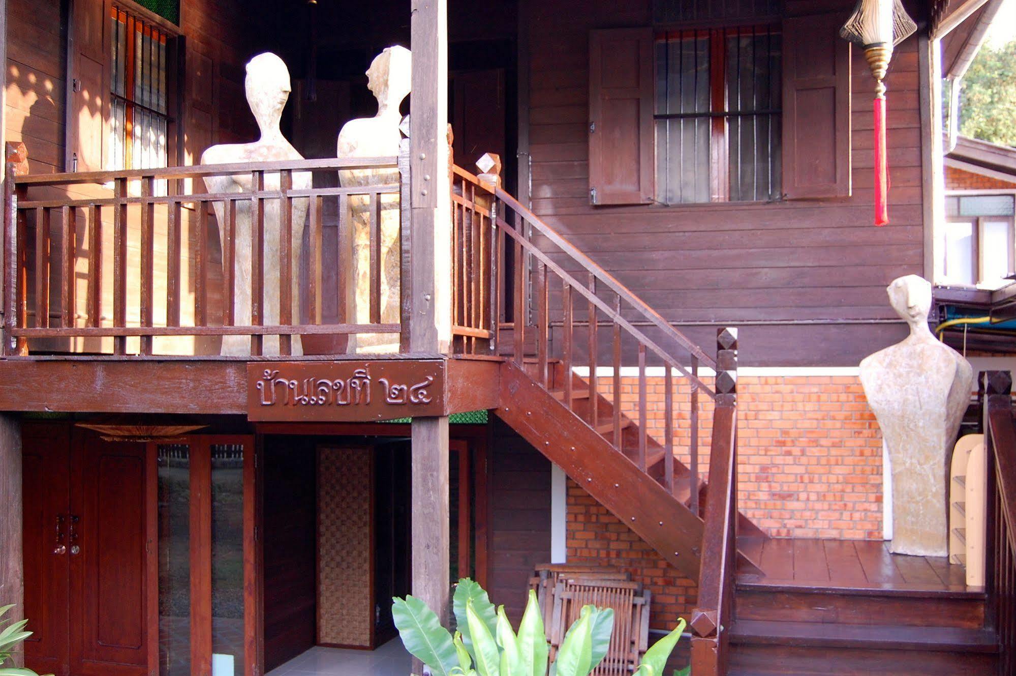 สวิส ล้านนา ลอดจ์ Hotel เชียงใหม่ ภายนอก รูปภาพ